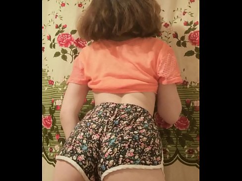 ❤️ Keçika ciwan a seksî li ber kamerayê kurtanên xwe ji xwe dike ❌ Vîdyoyê qijk  li porno ku.porno24-7.ru