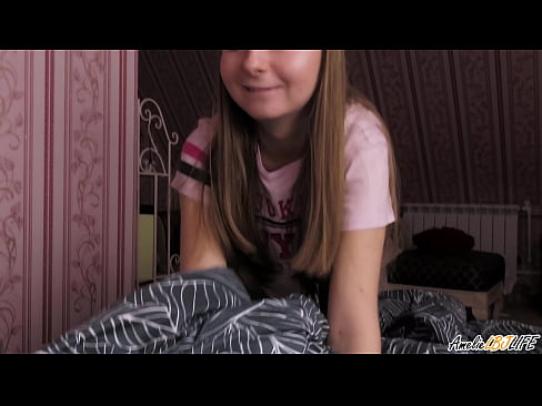 ❤️ Blondie BFF-ya xwe bi kûr dimije û di devê xwe de diqelişe ❌ Vîdyoyê qijk  li porno ku.porno24-7.ru